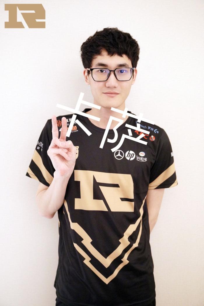 尽管斯特拉 尽管斯特拉