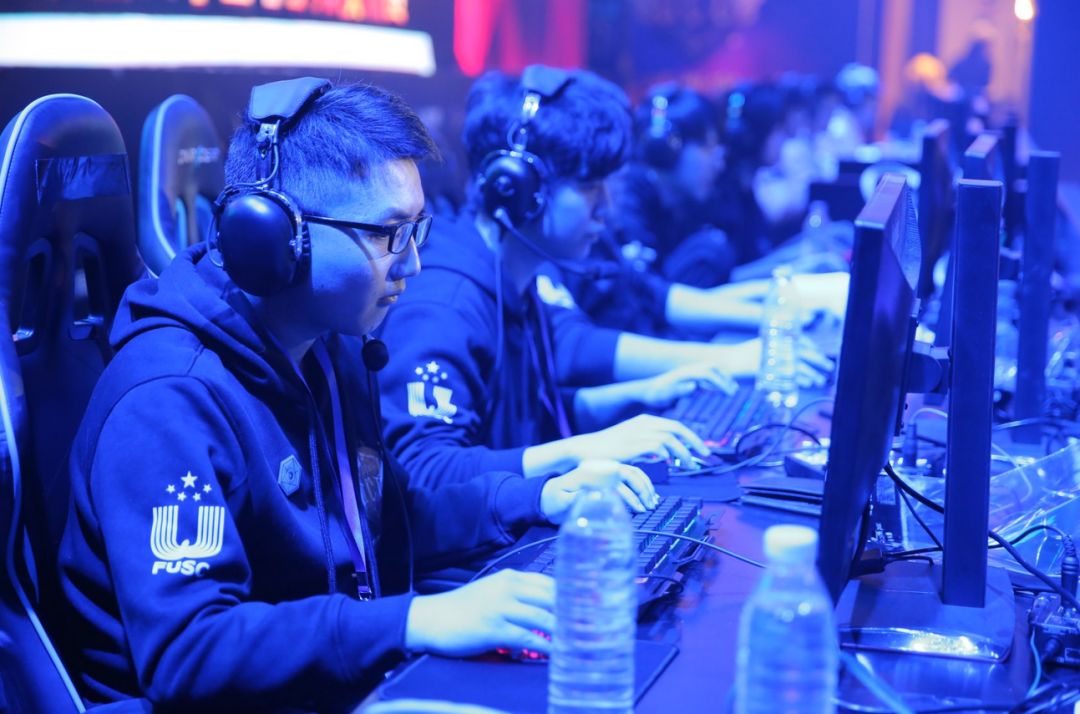 用传切配合 用传切配合